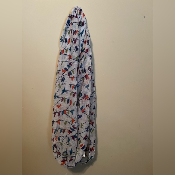 Set of 7 Scarfs and a Scarf Hanger - Picture 7 of 9